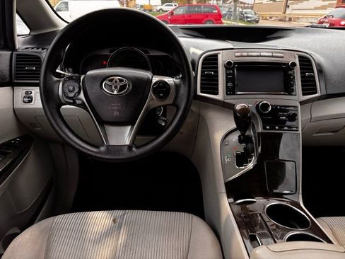 Used 2014 Toyota Venza LE image 17