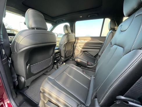 New 2025 Jeep Grand Cherokee L Limited image 23