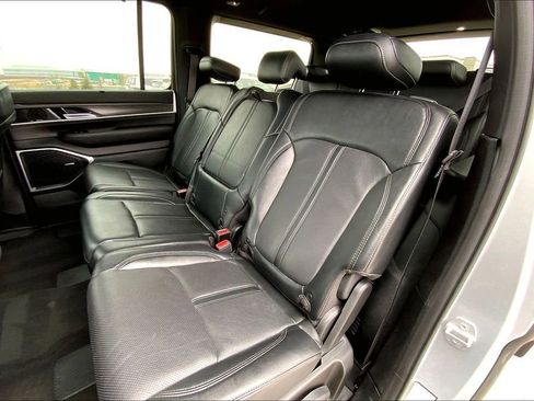 Used 2023 Jeep Wagoneer Series II AWD/4WD image 20