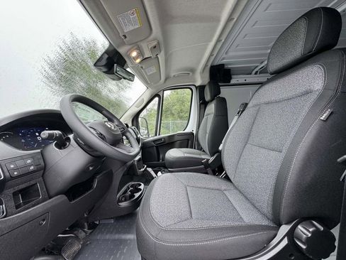 New 2025 RAM ProMaster 2500 w/ Quick Order Package 22G SLT image 14