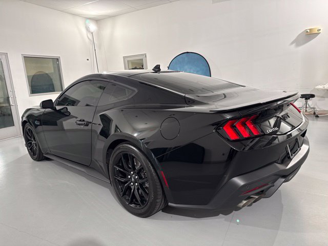 Used 2025 Ford Mustang GT Premium RWD image 6