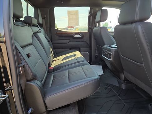 Used 2023 Chevrolet Silverado 1500 High Country w/ High Country Premium Package AWD/4WD image 38