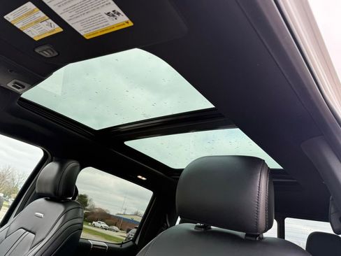 Used 2017 Ford F150 Platinum w/ Equipment Group 701A Luxury image 11