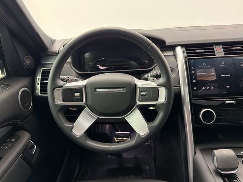 Used 2024 Land Rover Discovery Dynamic SE AWD/4WD image 28