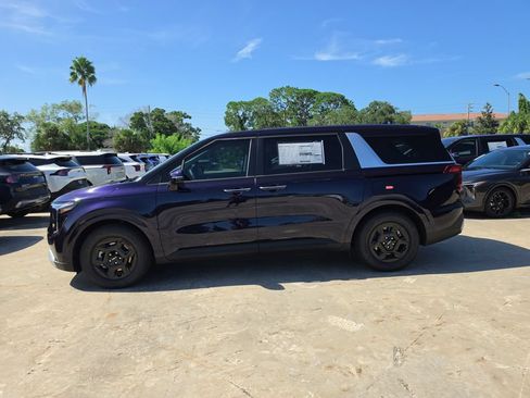 New 2027 Kia Carnival LX FWD image 5