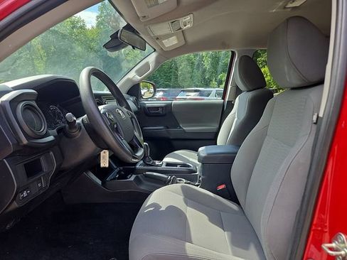 Used 2019 Toyota Tacoma SR w/ SR Convenience Package RWD image 2
