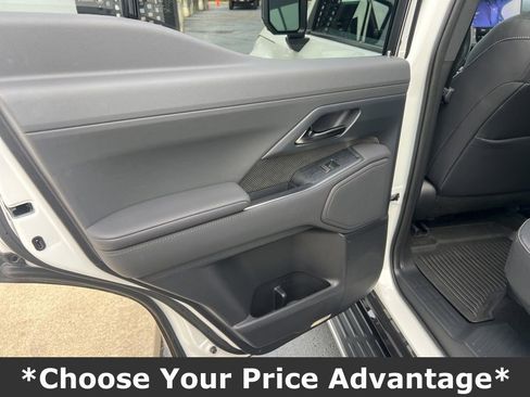 Used 2024 Lexus GX 550 w/ Accessory Package (Z1) image 39