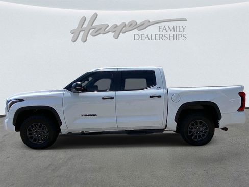 Used 2024 Toyota Tundra SR5 w/ SR5 Convenience Package AWD/4WD image 10