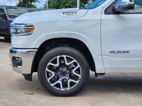 Certified 2025 RAM 1500 Laramie AWD/4WD image 9