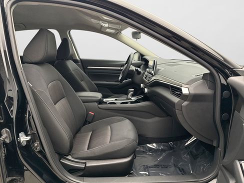 Used 2023 Nissan Altima 2.5 SV AWD/4WD image 9