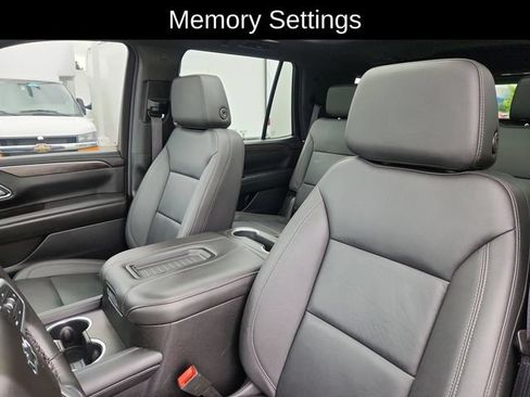 Used 2024 Chevrolet Tahoe Z71 w/ Luxury Package AWD/4WD image 23