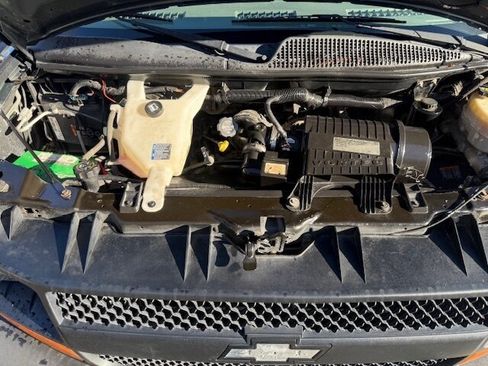 Used 2015 Chevrolet Express 2500 LS image 21