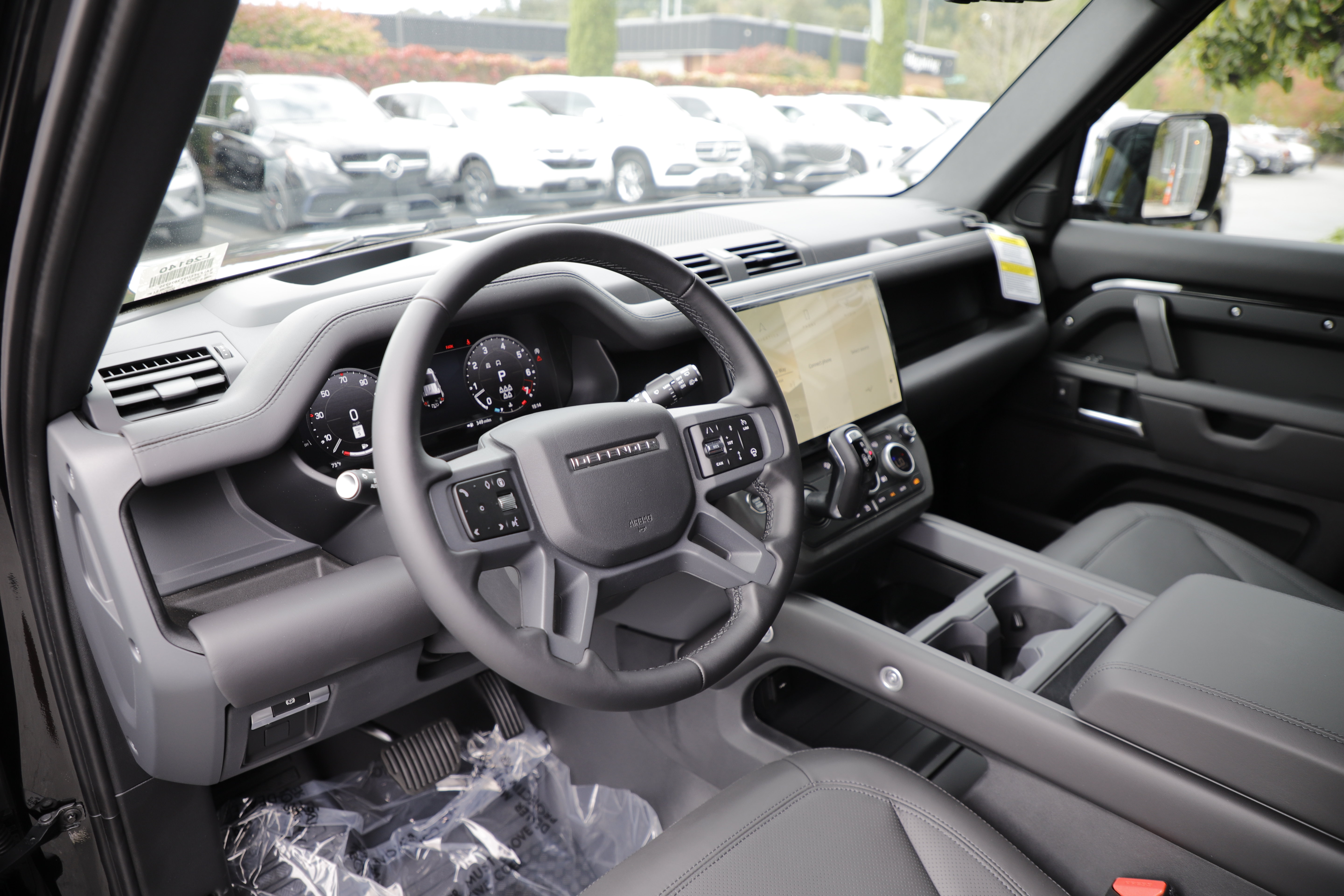 New 2026 Land Rover Defender 110 X-Dynamic SE AWD/4WD image 25