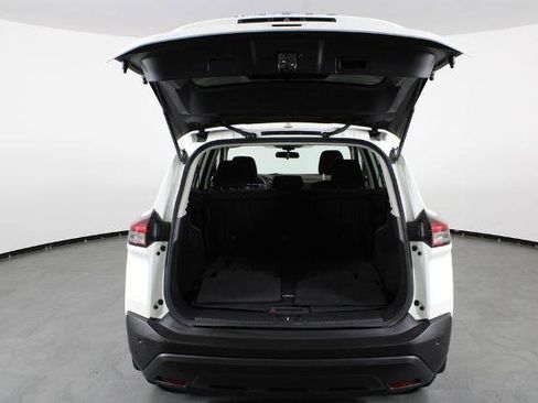 Certified 2021 Nissan Rogue S image 17