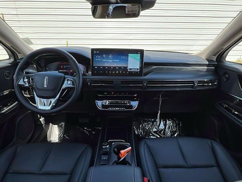 New 2025 Lincoln Corsair Reserve w/ Equipment Group 202A FWD image 13