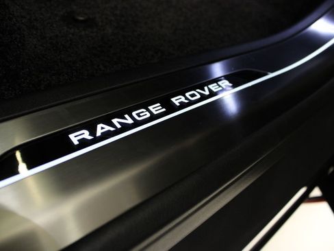 New 2026 Land Rover Range Rover Long Wheelbase SE AWD/4WD image 31