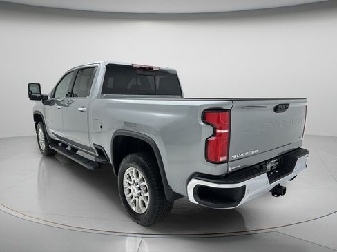 Used 2025 Chevrolet Silverado 2500 LTZ w/ LTZ Plus Package AWD/4WD image 6