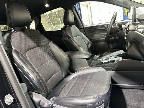 Used 2025 Ford Escape ST-Line image 24