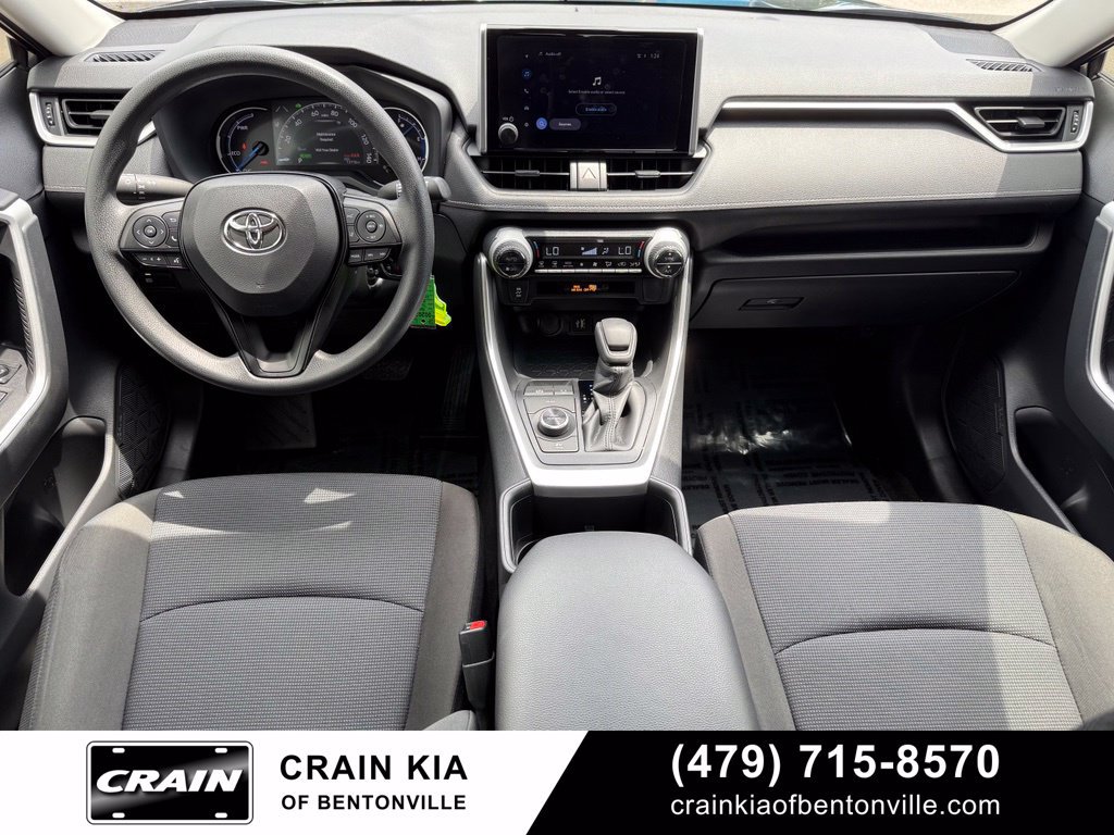 Used 2025 Toyota RAV4 LE AWD/4WD image 28