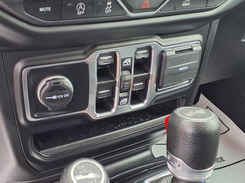 Used 2021 Jeep Wrangler Unlimited Sport image 9
