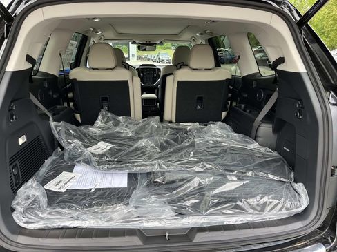 New 2026 Subaru Ascent Limited AWD/4WD image 21