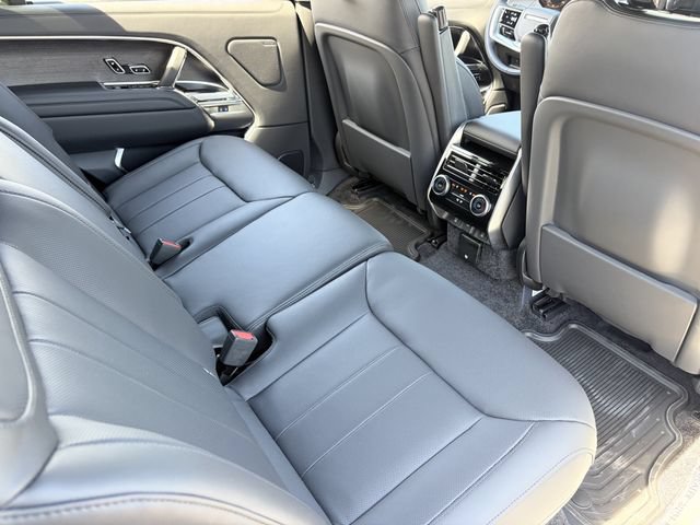 New 2026 Land Rover Range Rover Long Wheelbase SE AWD/4WD image 13