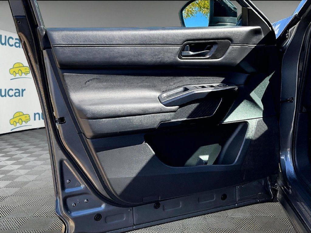 Certified 2026 Nissan Pathfinder SV AWD/4WD image 9