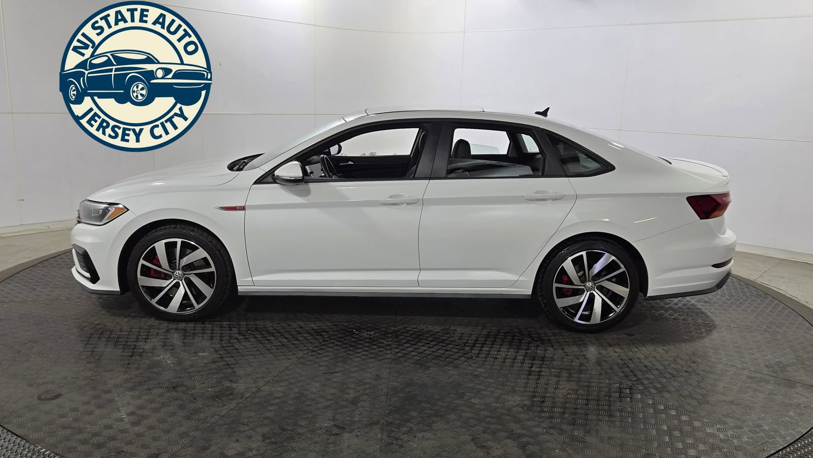 Used 2019 Volkswagen Jetta GLI Autobahn FWD image 4