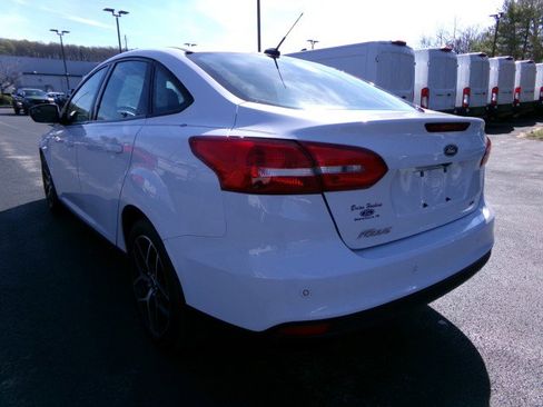 Used 2018 Ford Focus SEL w/ Cold Weather Package FWD image 7