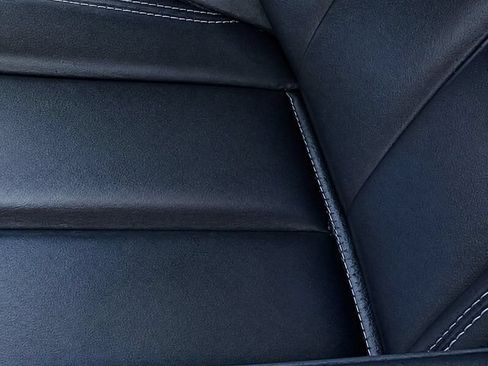 Used 2023 Chrysler Pacifica Touring-L FWD image 22