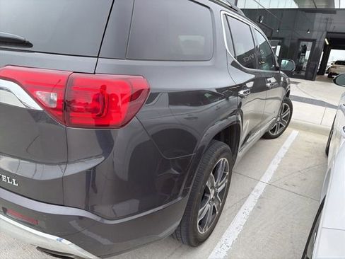 Used 2017 GMC Acadia Denali w/ Technology Package FWD image 4