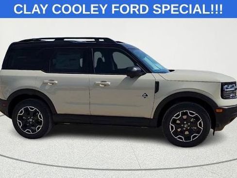 Certified 2025 Ford Bronco Sport Outer Banks w/ Outer Banks Tech Package+ AWD/4WD image 2