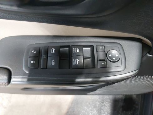 Used 2016 Jeep Cherokee Limited FWD image 28