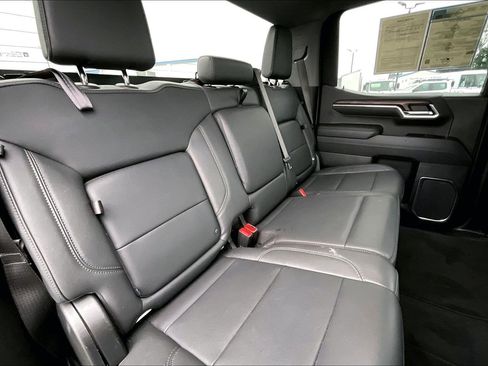 Used 2024 GMC Sierra 1500 SLT image 24