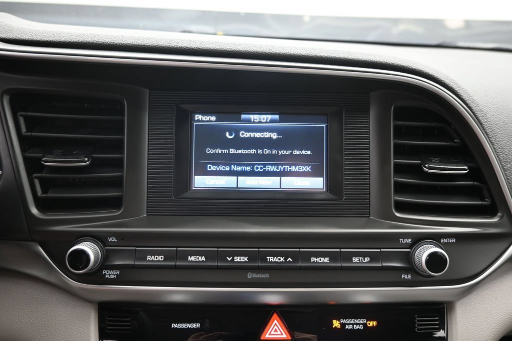 Used 2020 Hyundai Elantra SE FWD image 14