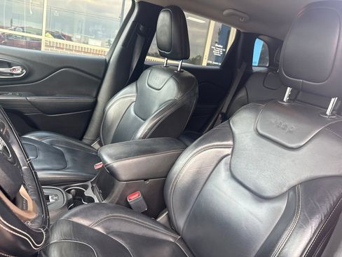 Used 2017 Jeep Cherokee Limited AWD/4WD image 11