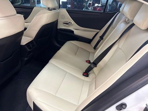 Used 2022 Lexus ES 350 w/ Premium Package FWD image 16