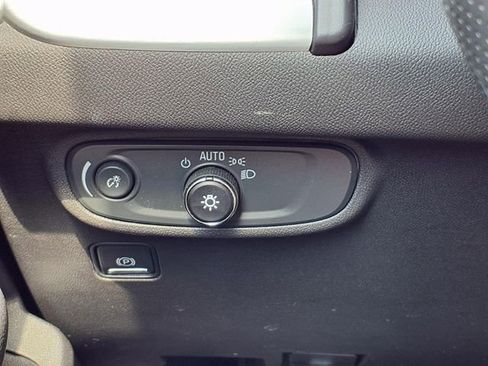 Used 2023 GMC Terrain SLE w/ Driver Convenience Package image 17