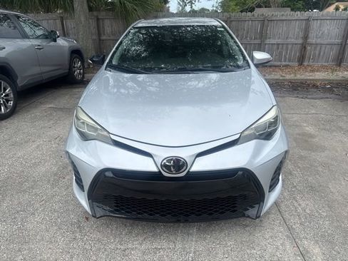 Used 2017 Toyota Corolla SE FWD image 2