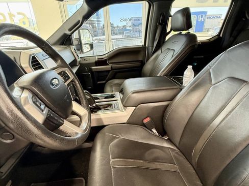 Used 2015 Ford F150 Platinum w/ Equipment Group 701A Luxury AWD/4WD image 20