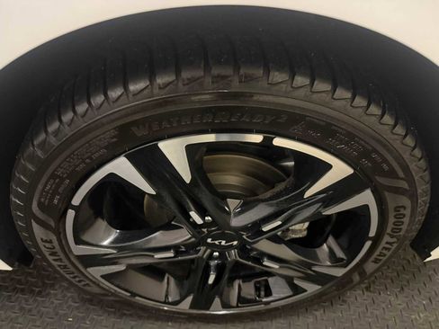 Used 2023 Kia K5 GT-Line image 9