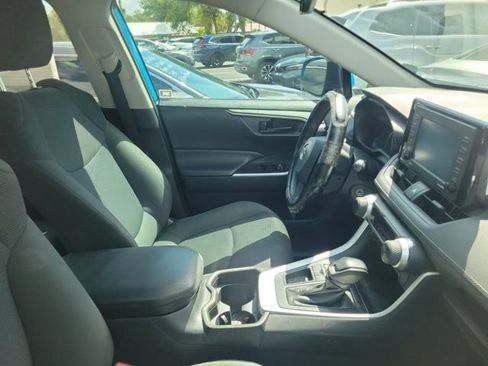 Used 2020 Toyota RAV4 LE w/ Carpet Mat Package FWD image 3