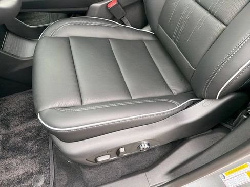 New 2026 Buick Enclave Avenir w/ Super Cruise Package FWD image 18