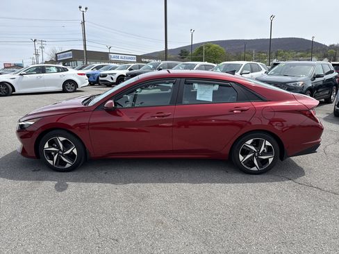Used 2023 Hyundai Elantra SEL w/ Convenience Package image 7