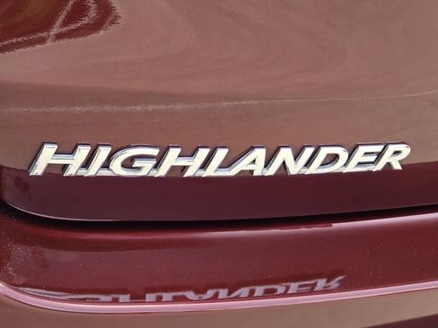 Used 2015 Toyota Highlander XLE AWD/4WD image 11