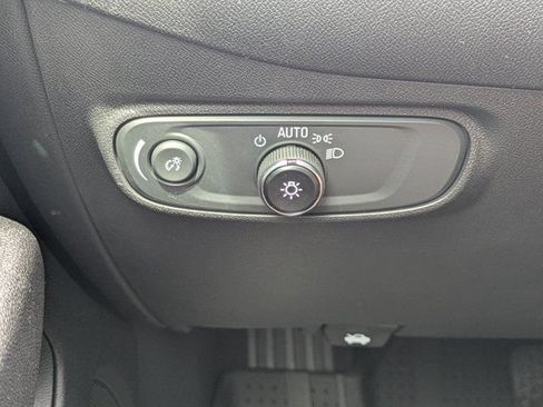 Used 2024 Chevrolet Equinox LT FWD image 21
