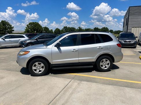 Used 2009 Hyundai Santa Fe GLS FWD image 5