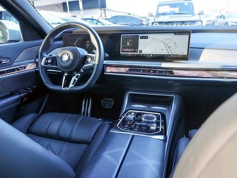 Used 2023 BMW 760i xDrive w/ Parking Assistance Package image 37
