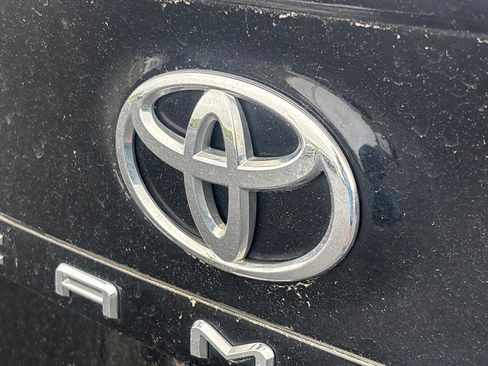 Used 2020 Toyota Camry SE FWD image 5