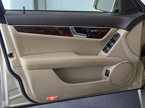 Used 2010 Mercedes-Benz C 300 Sport image 13